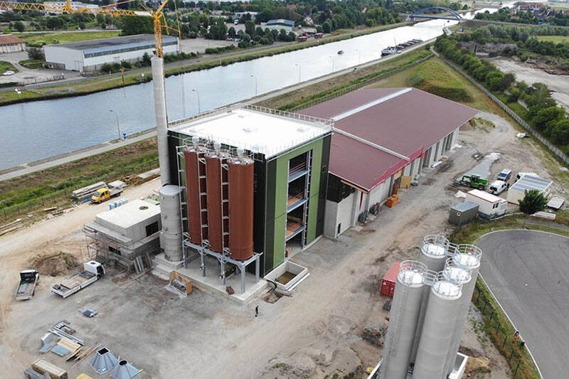 Figure 4: The first production plant for recycled phosphorus fertilizer in Germany to use the process (Copyright: Seraplant)